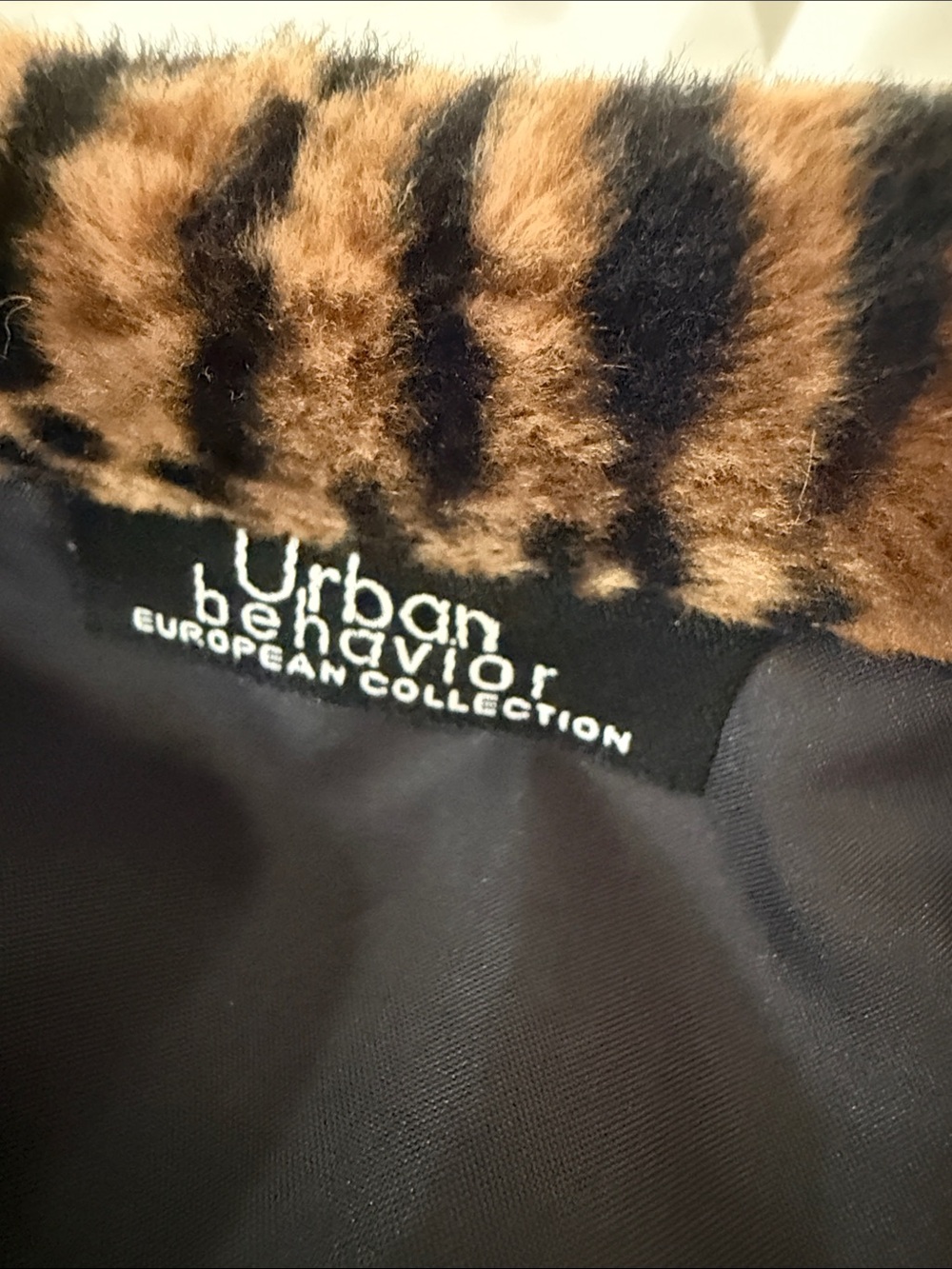 Urban Behavior Velvet Leopard-Print Trench Coat in Brown and Black - Picture 6 of 6